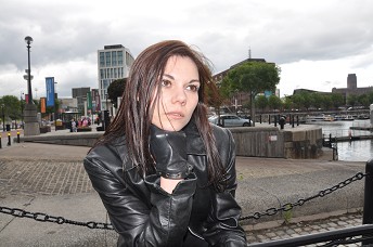 hannah-leather-gloves-and-leather-jacket