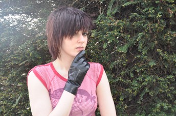 Girls-in-leather-gloves-and-leather-jacket