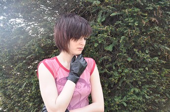 Girls-in-leather-gloves-and-leather-jacket