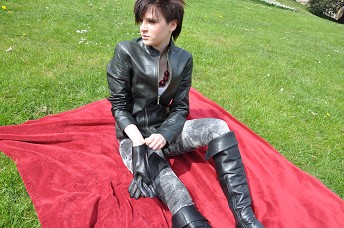 Girls-in-leather-pants