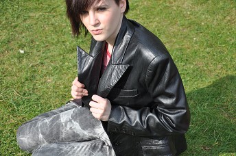 Girls-in-leather-gloves-and-leather-jacket