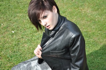 Girls-in-leather-gloves-and-leather-jacket