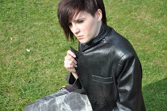 Girls-in-leather-gloves-and-leather-jacket