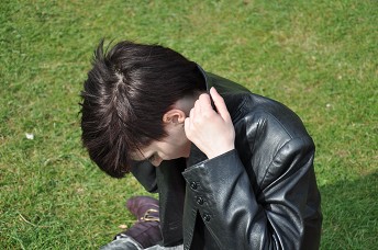 Girls-in-leather-gloves-and-leather-jacket