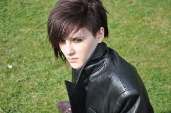 Girls-in-leather-gloves-and-leather-jacket