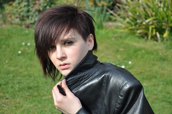 Girls-in-leather-gloves-and-leather-jacket