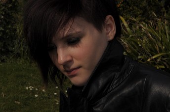 Girls-in-leather-gloves-and-leather-jacket