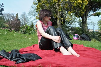 Girls-in-leather-pants