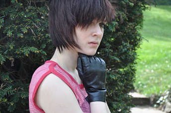 Girls-in-leather-gloves-and-leather-jacket
