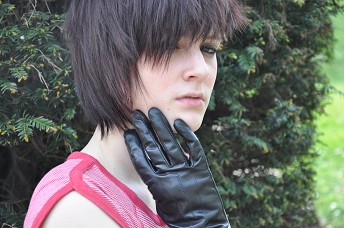 Girls-in-leather-gloves-and-leather-jacket