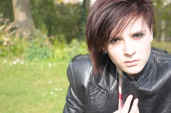 Girls-in-leather-gloves-and-leather-jacket