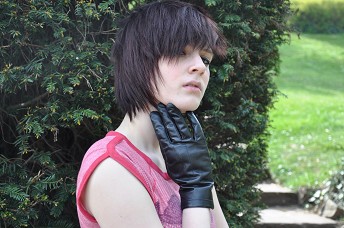 Girls-in-leather-gloves-and-leather-jacket
