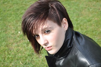Girls-in-leather-gloves-and-leather-jacket