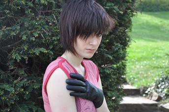 Girls-in-leather-gloves-and-leather-jacket