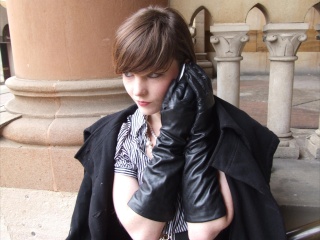 girl-leather-gloves-leather-boots-leather-jacket
