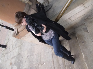 girl-leather-gloves-leather-boots-leather-jacket