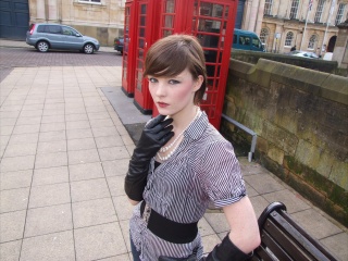 girl-leather-gloves-leather-boots-leather-jacket