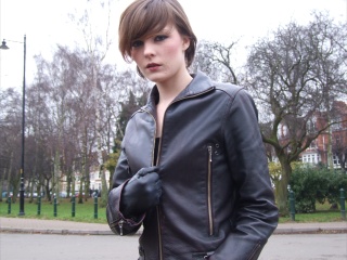 girl-leather-gloves-leather-boots-leather-jacket