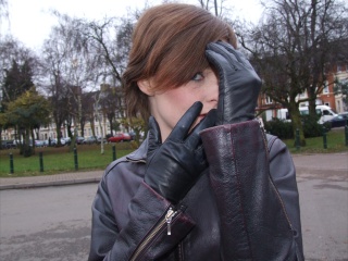 girl-leather-gloves-leather-boots-leather-jacket
