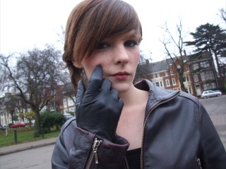 girl-leather-gloves-leather-boots-leather-jacket