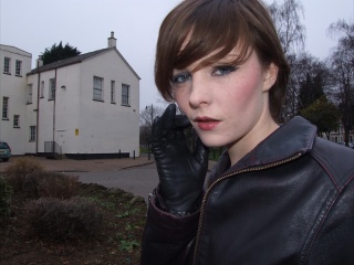 girl-leather-gloves-leather-boots-leather-jacket