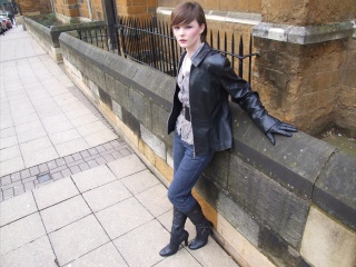 girl-leather-gloves-leather-boots-leather-jacket