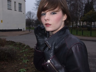 girl-leather-gloves-leather-boots-leather-jacket