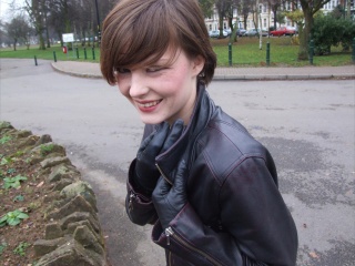 girl-leather-gloves-leather-boots-leather-jacket