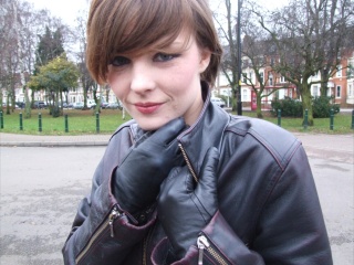 girl-leather-gloves-leather-boots-leather-jacket