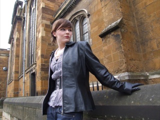 girl-leather-gloves-leather-boots-leather-jacket