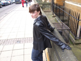 girl-leather-gloves-leather-boots-leather-jacket