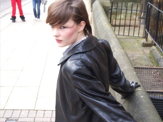 girl-leather-gloves-leather-boots-leather-jacket