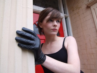 girl-leather-gloves-leather-boots-leather-jacket