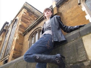 girl-leather-gloves-leather-boots-leather-jacket