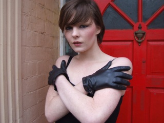 girl-leather-gloves-leather-boots-leather-jacket