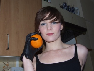 girl-leather-gloves-leather-boots-leather-jacket