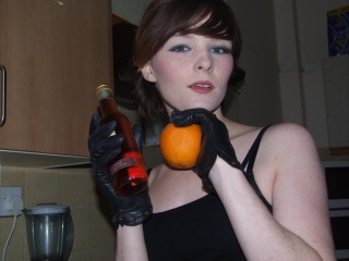 girl-leather-gloves-leather-boots-leather-jacket