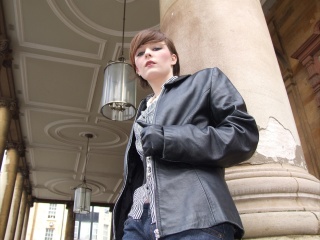 girl-leather-gloves-leather-boots-leather-jacket