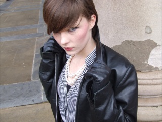 girl-leather-gloves-leather-boots-leather-jacket