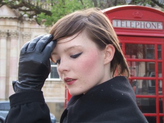 girl-leather-gloves-leather-boots-leather-jacket