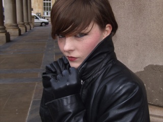 girl-leather-gloves-leather-boots-leather-jacket