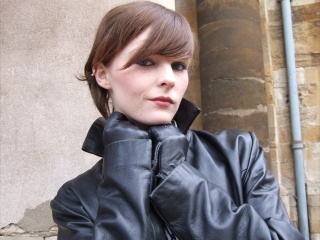 girl-leather-gloves-leather-boots-leather-jacket