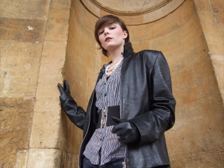 girl-leather-gloves-leather-boots-leather-jacket