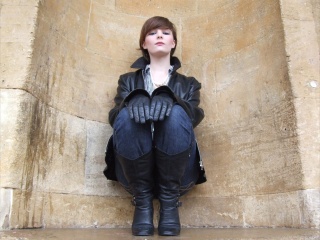 girl-leather-gloves-leather-boots-leather-jacket