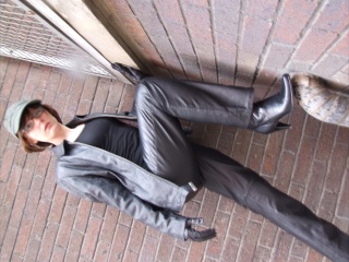 girl-long-leather-gloves-leather-boots