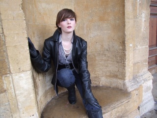 girl-leather-gloves-leather-boots-leather-jacket