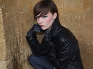 girl-leather-gloves-leather-boots-leather-jacket