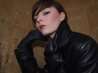 girl-leather-gloves-leather-boots-leather-jacket