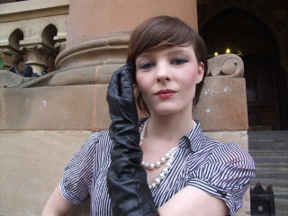 girl-leather-gloves-leather-boots-leather-jacket