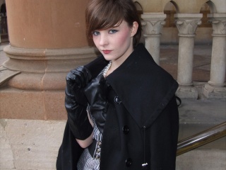 girl-leather-gloves-leather-boots-leather-jacket